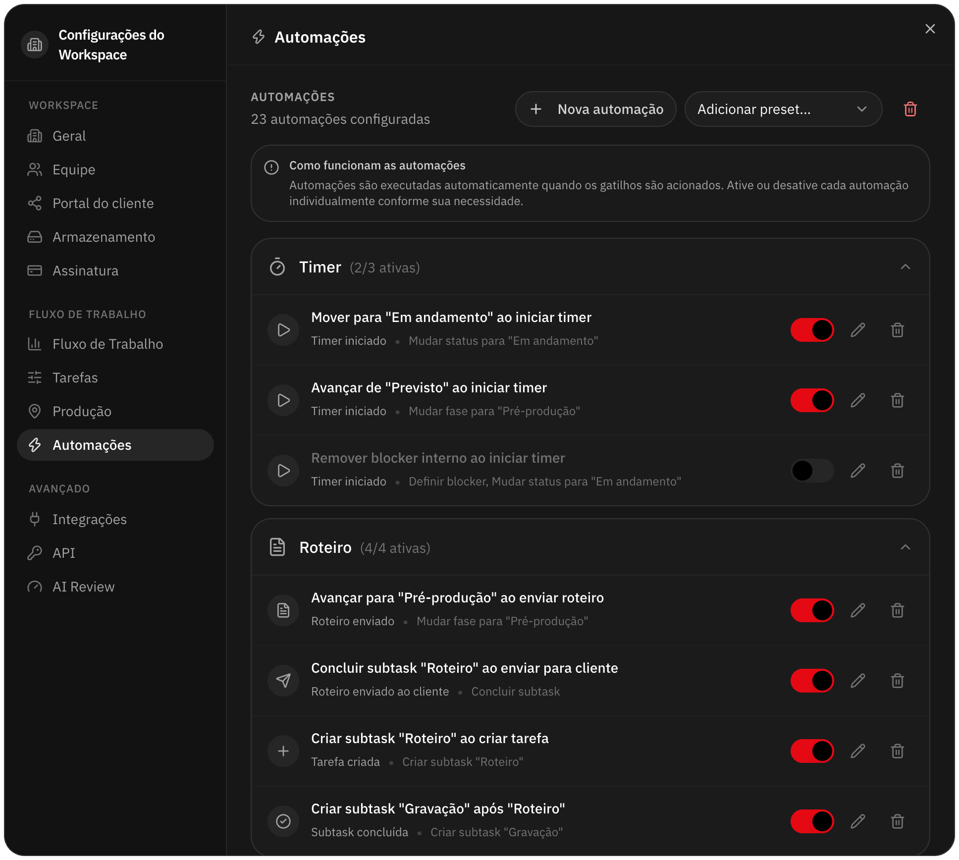 Automações do workspace agrupadas em Timer e Roteiro, cada regra com o gatilho, a ação e a chave de liga e desliga